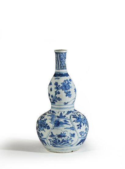 CHINA, WANLI period (1572 - 1620)
Vase of...