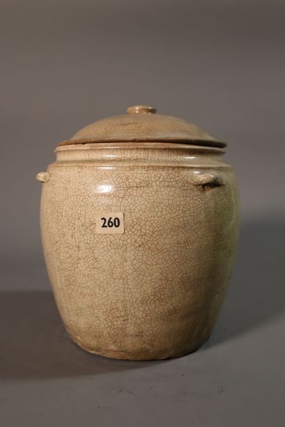 null VIETNAM, Tanhoa, 12th/13th century
Covered pot with four handles in greenish...