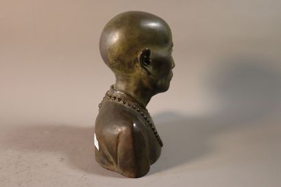 null Gaston Hauchecorne (1880-1945),
Buste 
Bronze à patine verte
H. sans socle 26...