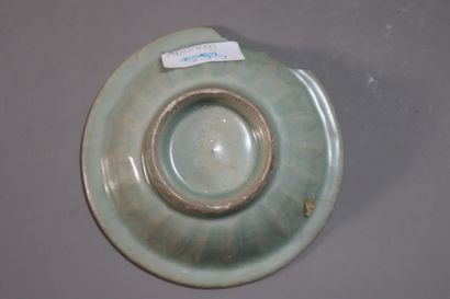 null CHINA, Longquan kilns, SONG Dynasty (960 - 1279)
Set in celadon glazed stoneware...