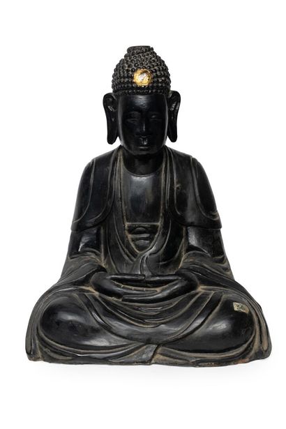 null VIETNAM, XIXe siècle	
Statuette de bouddha en bois laqué brun, assis en padmasana,...