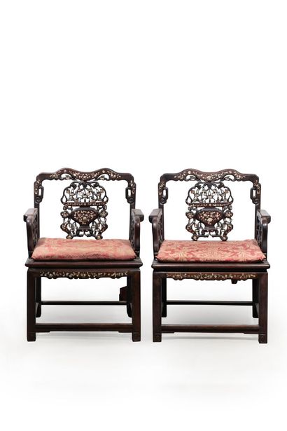 VIETNAM, vers 1900	
Paire de fauteuils en...