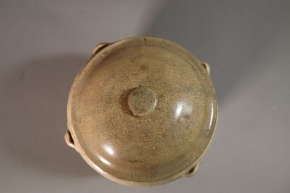 null VIETNAM, Tanhoa, 12th/13th century
Covered pot with four handles in greenish...