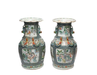 CHINE, Canton, XIXe siècle	
Paire de vases...