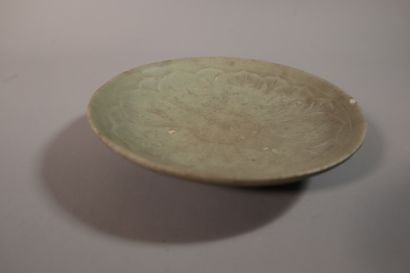null CHINA, Longquan kilns, SONG Dynasty (960 - 1279)
Celadon glazed stoneware bowl...