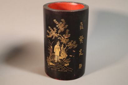 null CHINE, vers 1900	
Sept porte-pinceaux et pots en bambou sculpté de personnages...