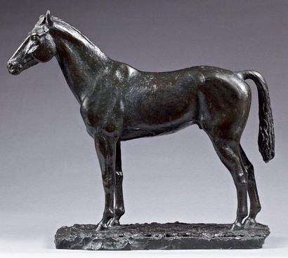 Renato CARVILLANI (1896-1972) Ecole italienne «Grand cheval debout» Epreuve en bronze...