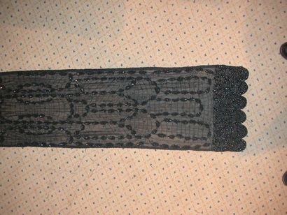 null Etole, circa 1910, tulle noir brodé en perles de geai de draperies. 1, 58 x...