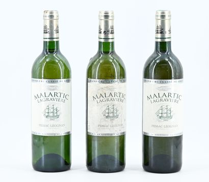 3 bouteilles CH. MALARTIC-LAGRAVIÈRE, Pessac-Léognan...
