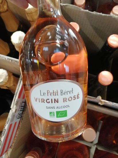null PALETTE de VINS Petit Béret SANS ALCOOL comprenant : 
- 3 cartons de 6 bouteilles...