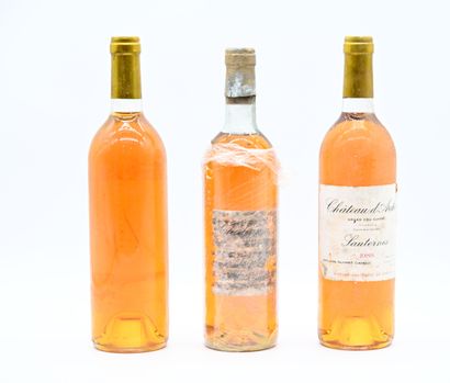 null 3 bottles CH. D'ARCHE, 2° cru Sauternes 1988 1 SE, 1 eta probably different...