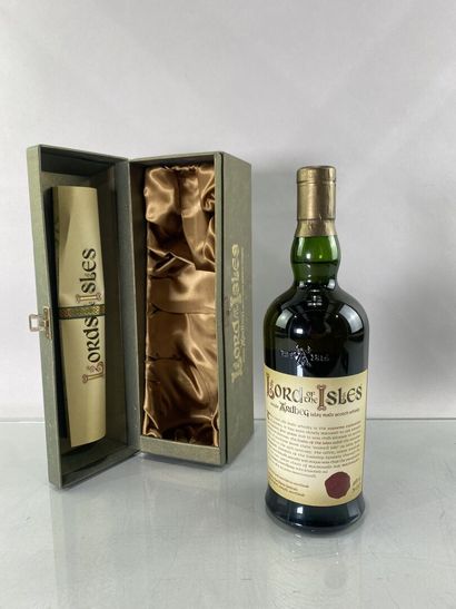 null ARDBEG. Bouteille de Whisky 25 YEARS OF LORD OF THE ISLES. Dans sa boite. 