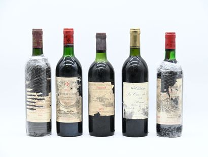 null 5 POMEROL bottles (stained, 1 La Croix du Casse 1989, 1 Petit-Village 1975 LB/MB,...