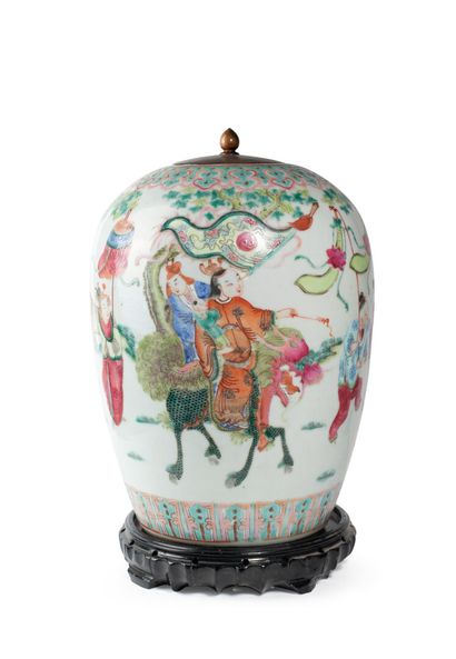 CHINE, XXe siècle
Pot couvert en porcelaine...