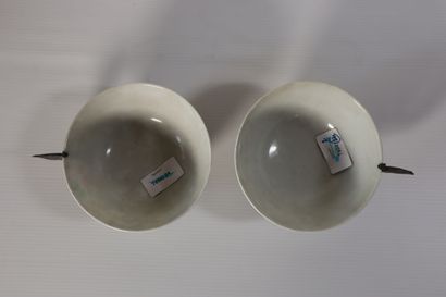 null CHINE
Epoque de la République - MINGUO (1912 - 1949)
Paire de bols en porcelaine...