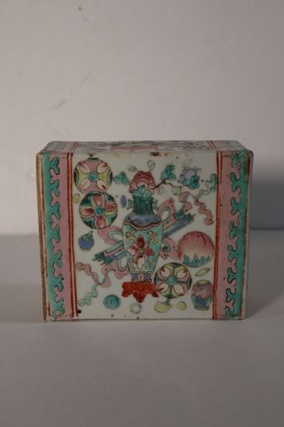 null CHINA, About 1900
Scented herb bricks in polychrome and blue-white enamelled...