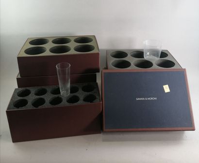 null SAWAYA & MORONI, Suite de 5 boîtes comprenant des verres à eau de 2 tailles...