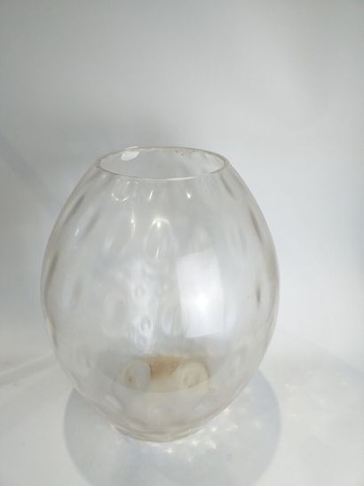null Vase en verre transparent de forme ovoïde, travail moderne
 H. 44 cm
01899 ...