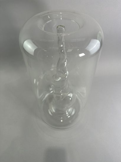 null Vase en verre soufflé à double paroi, travail moderne
 H. 42 cm

01877 BW6H...
