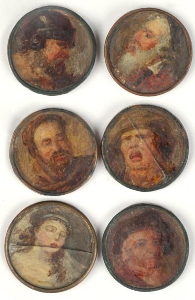 null Suite de six boutons, fin XVIIIème siècle, laiton, décor peint portraits, sous...