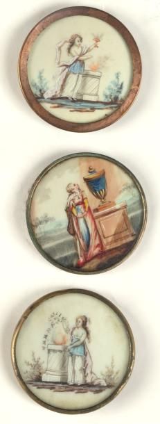 null Trois boutons, fin XVIIIème siècle, laiton, décor peint sur ivoire de vestales....