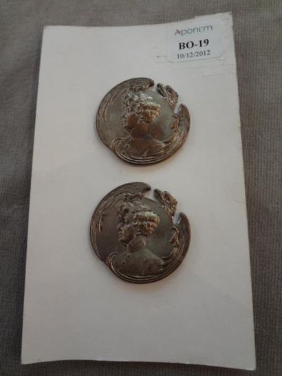null Deux boutons, circa 1900, métal argenté, médaillon de l'aiglon ou le duc de...