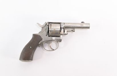 null Revolver Cal 320. Finition nickelée. Modèle BRITISH CONSTABULARY. 
Bon état...