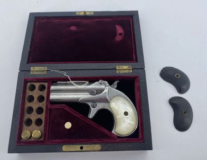 null Velvet lined case containing a Cal. 41 two shot pistol called "DERRINGER". Good...