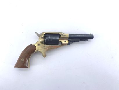 null Revolver à poudre noire Cal. 32. carcasse bronze. Présenté dans un coffret avec...