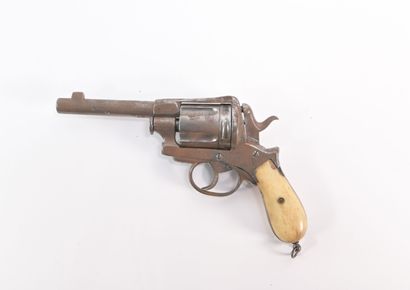 null Revolver Cal. 11mm. Manufacture GASSER Patent. Plates of stick in bone. Good...