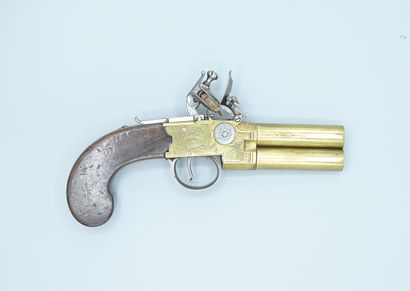 Nice flintlock pistol. Engraved bronze frame...