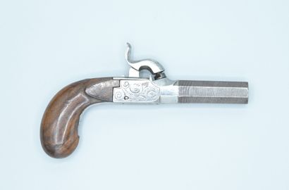 null Lot of two percussion and scotch pistols, one with engraved lock. Replaced chimneys....