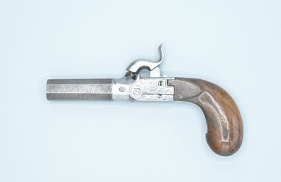 null Lot of two percussion and scotch pistols, one with engraved lock. Replaced chimneys....