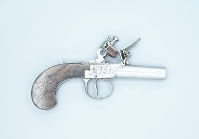 null Flintlock pistol, Scottish style. Rear safety. Engraved lock. Good mechanical...