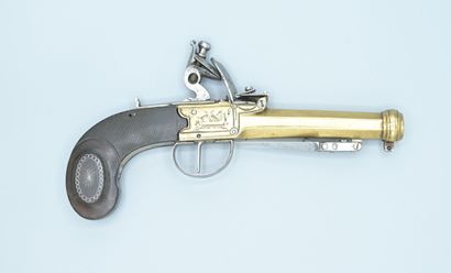 null Flintlock and scotch pistol. Lock and barrel in bronze tromblonné with the mouth....