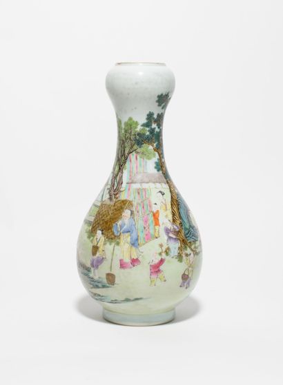 Chine, époque de la République (1912 - 1949)
Vase...