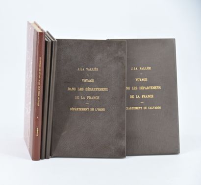 [Guides] Ensemble de 5 volumes reliés :
-...