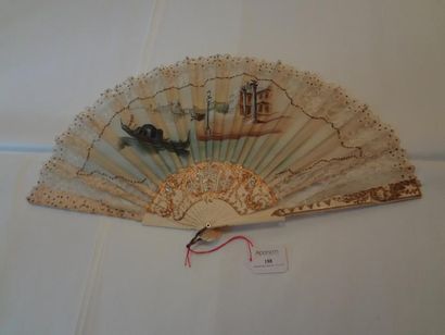 XXème siècle A Venise eventail, la feuille en soie peinte à la gouache. une gondole...