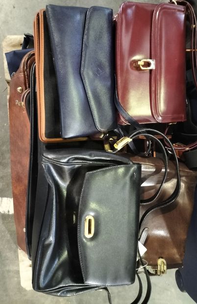 null Palette comprenant des valises, des sacs Lancel, Cocco Sacco, sacoche Lancel,...