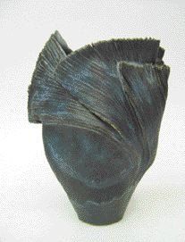 MERME Vase sculptural en grès à col végétal, émail bleu jaspé. SMI ?'Sigle de l'Artiste''...
