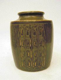 BING ET GROENDAHL Hans PETERSEN Vase cylindrique en grès, à col court et ourlé, décor...