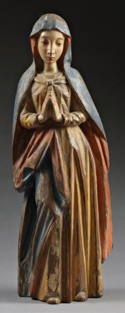 null Statue de Vierge priant en bois sculpté polychrome. Travail moderne. H.: 55...