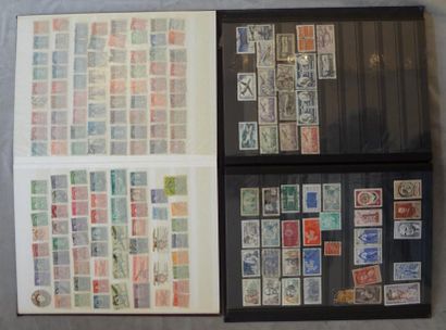null Deux albums de timbres divers.