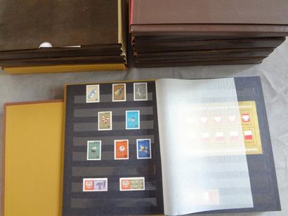 null Neuf albums de timbres, Pologne, XXe s.
