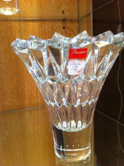 null BACCARAT - Vase Spirit en cristal. Prix boutique: 880 €
