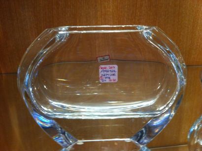 null BACCARAT - Vase Neptune en cristal. Prix boutique: 3130 €
