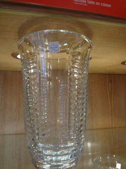 null SAINT LOUIS - Vase Copenhague en cristal taillé. Prix boutique: 1997 €
