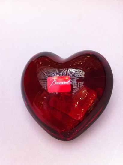 BACCARAT BACCARAT - Coeur rouge en cristal. Prix boutique: 145 €
