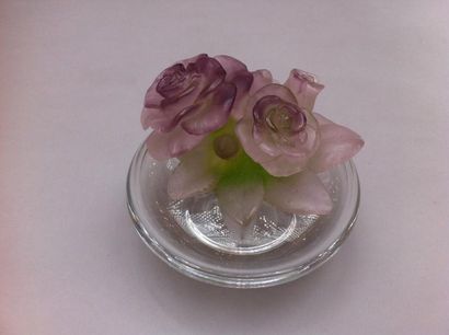 DAUM DAUM - Boîte de la collection Rose en cristal et pâte de verre, Diam: 12 cm....