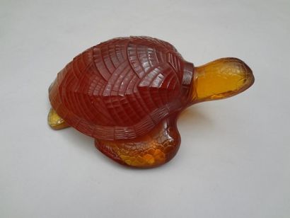 LALIQUE LALIQUE - Tortue marine ambre en cristal, H.: 9,7 cm. Prix boutique: 1500...